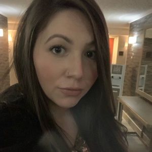 Meet your Posher, Fallon